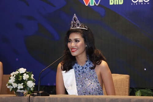 Hoa khôi áo dài Việt Nam Lan Khuê: Thi nhan sắc thuần Việt rớt từ vòng loại